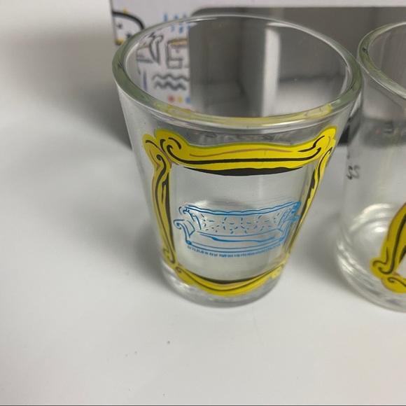 FRIENDS the TV Series shot glasses set of 4 - Picture 7 of 8